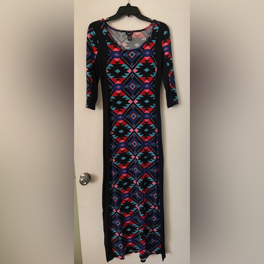 🌻5/$16🌻 Beautiful long Aztec dress